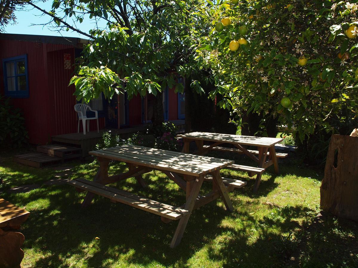 Annies Nirvana Lodge Backpackers Takaka Exterior photo