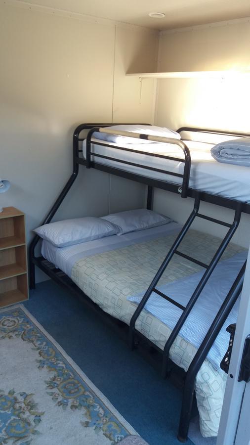 Annies Nirvana Lodge Backpackers Takaka Exterior photo