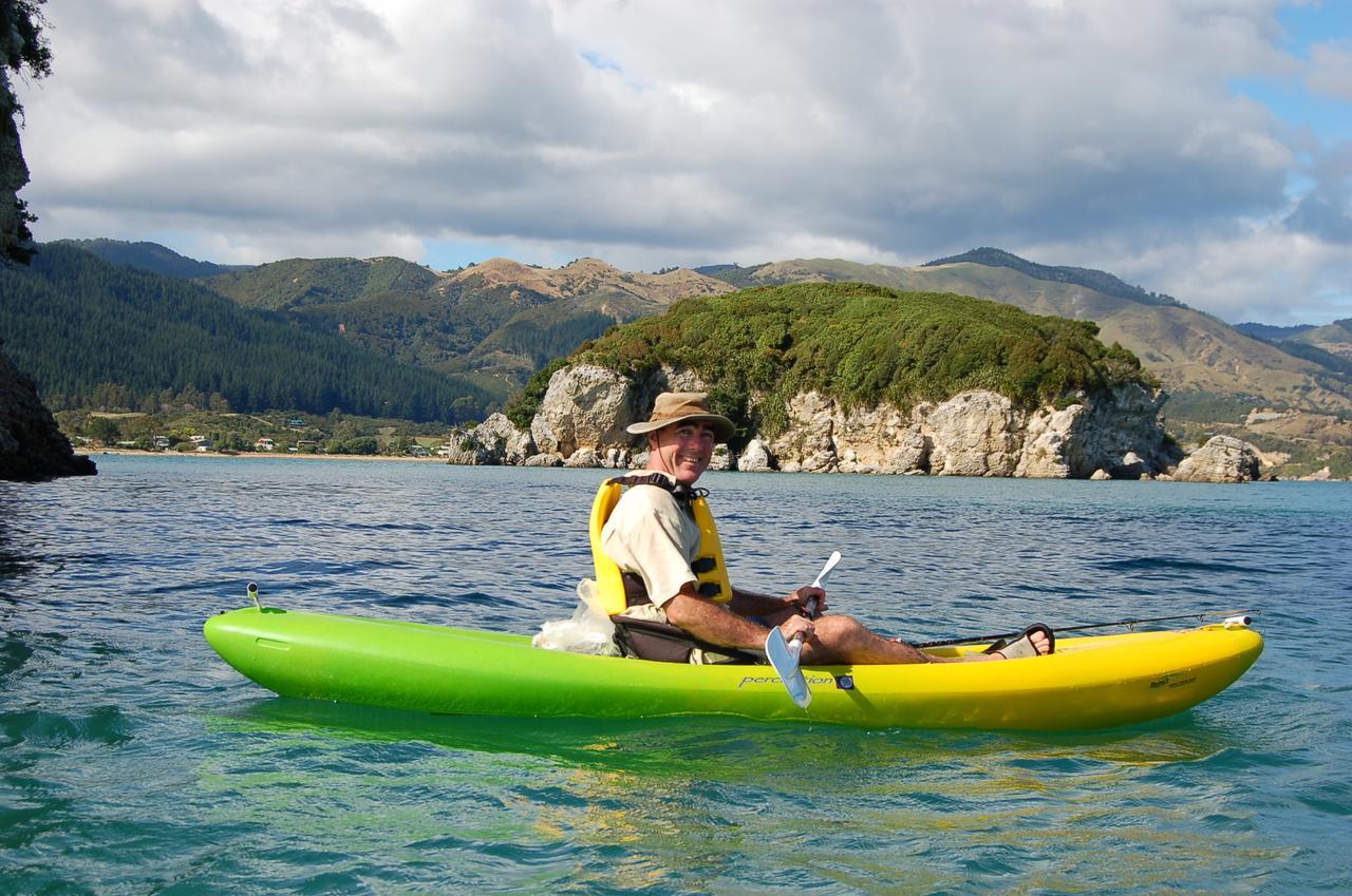 Annies Nirvana Lodge Backpackers Takaka Exterior photo