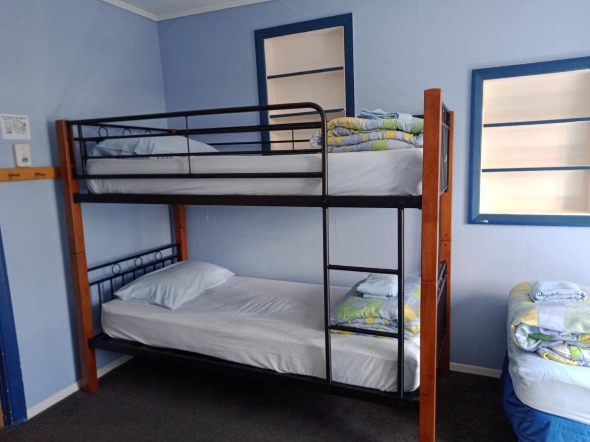 Annies Nirvana Lodge Backpackers Takaka Exterior photo